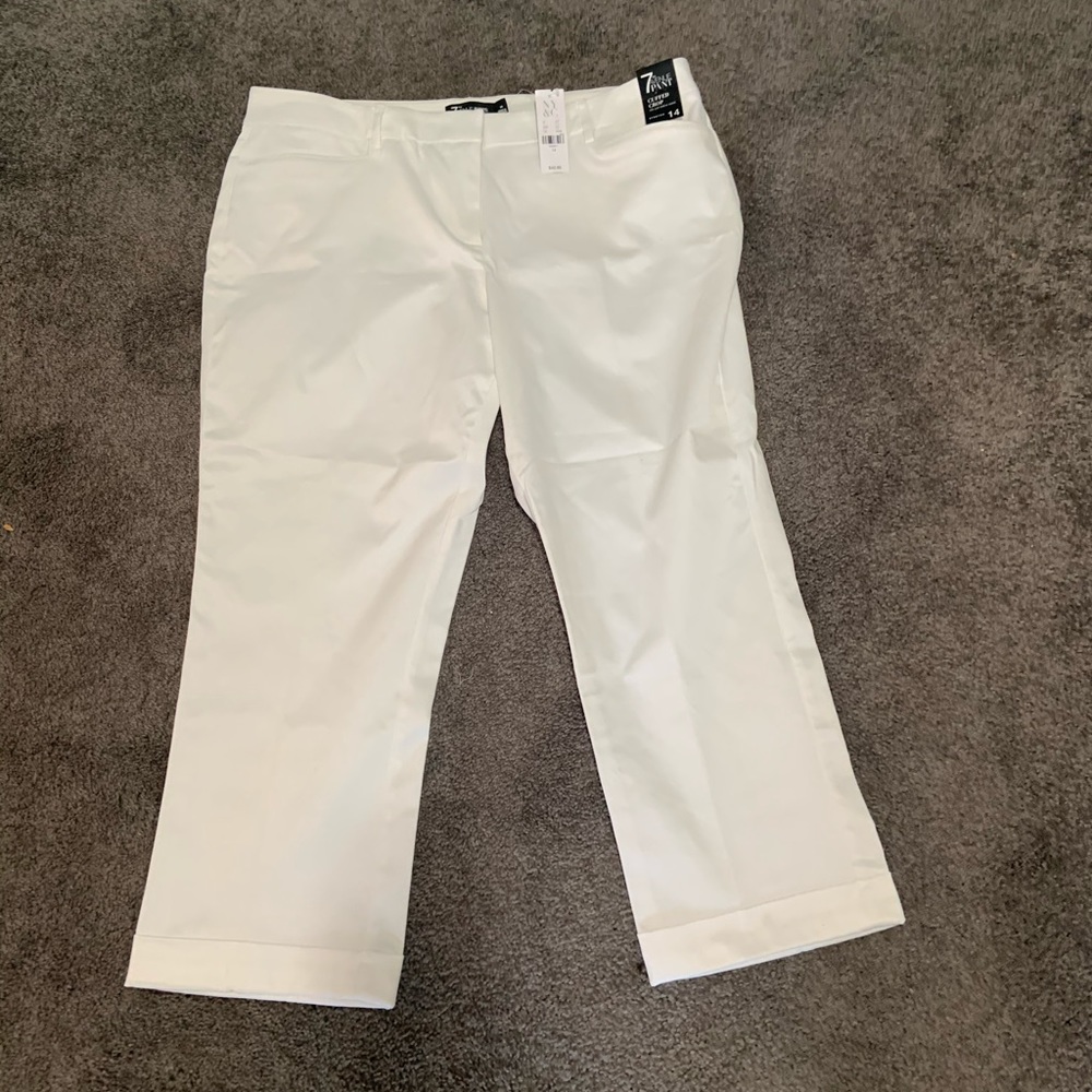 Brand new white capris